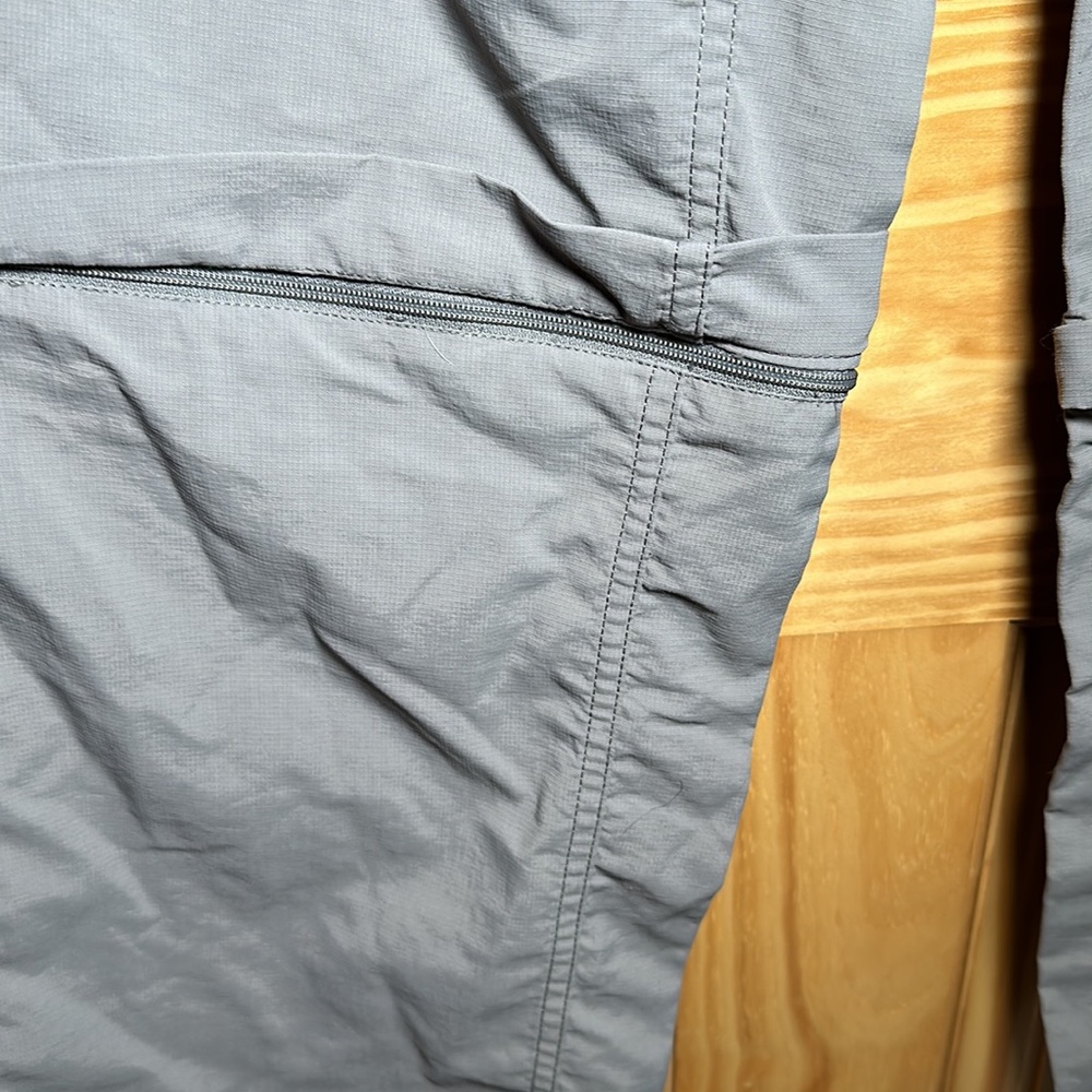 The North Face Hiking Pants Convertible to Capris - Picture 2 of 8